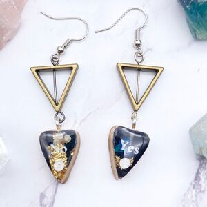 Black and Gold Wild Flower Ouija Planchette Wire Hook Earrings